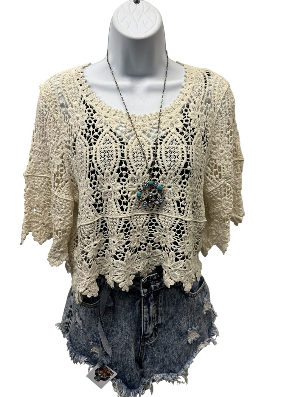 Crochet Lace Boho Crop Top in Cream. LG/GR/GR01